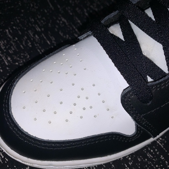 Worn less than 4 times. Not to crested and in woman size - Picture 4 of 5